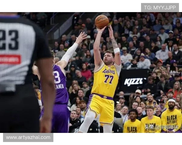 东契奇谈老詹回归球队目标与钓鱼动作背后的友谊故事